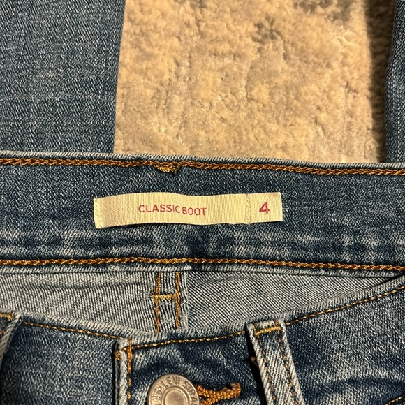 Levi Classic Boot Jeans - Picture 6 of 11